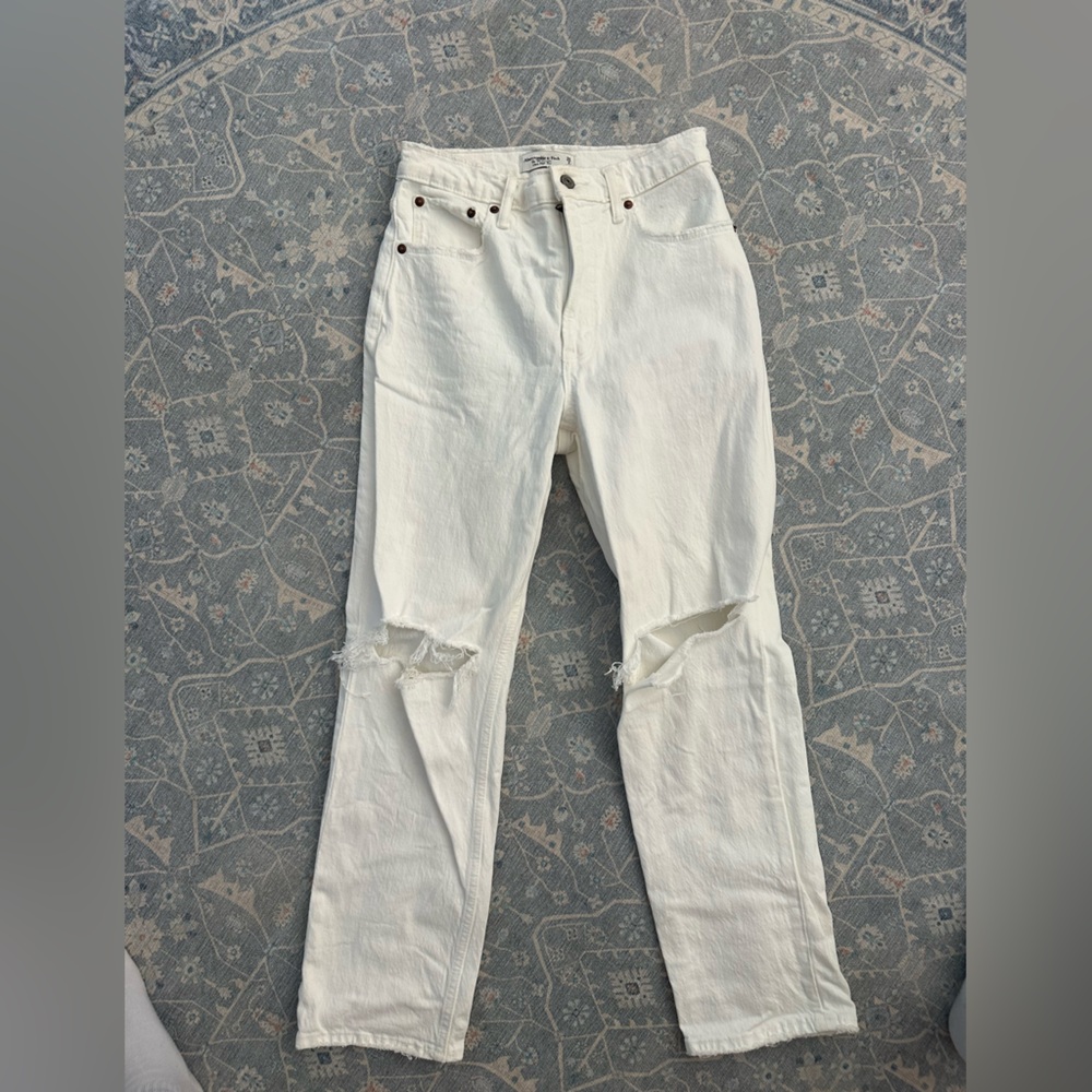 Abercrombie and Fitch distressed white straight leg jean